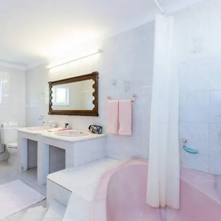 בית נופש Casa Do Paco - Beautiful House With Pool And Garden *